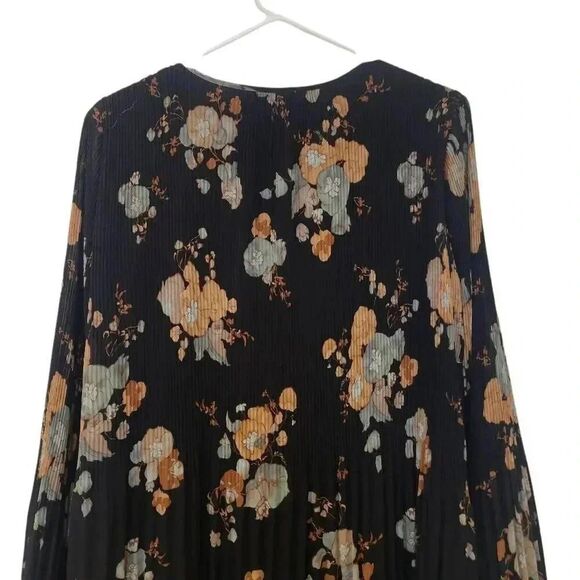 Black Tape Women's Pleated Black Poly Chiffon V-Neck Long Sleeve Relaxed Fit Lin - Picture 8 of 13